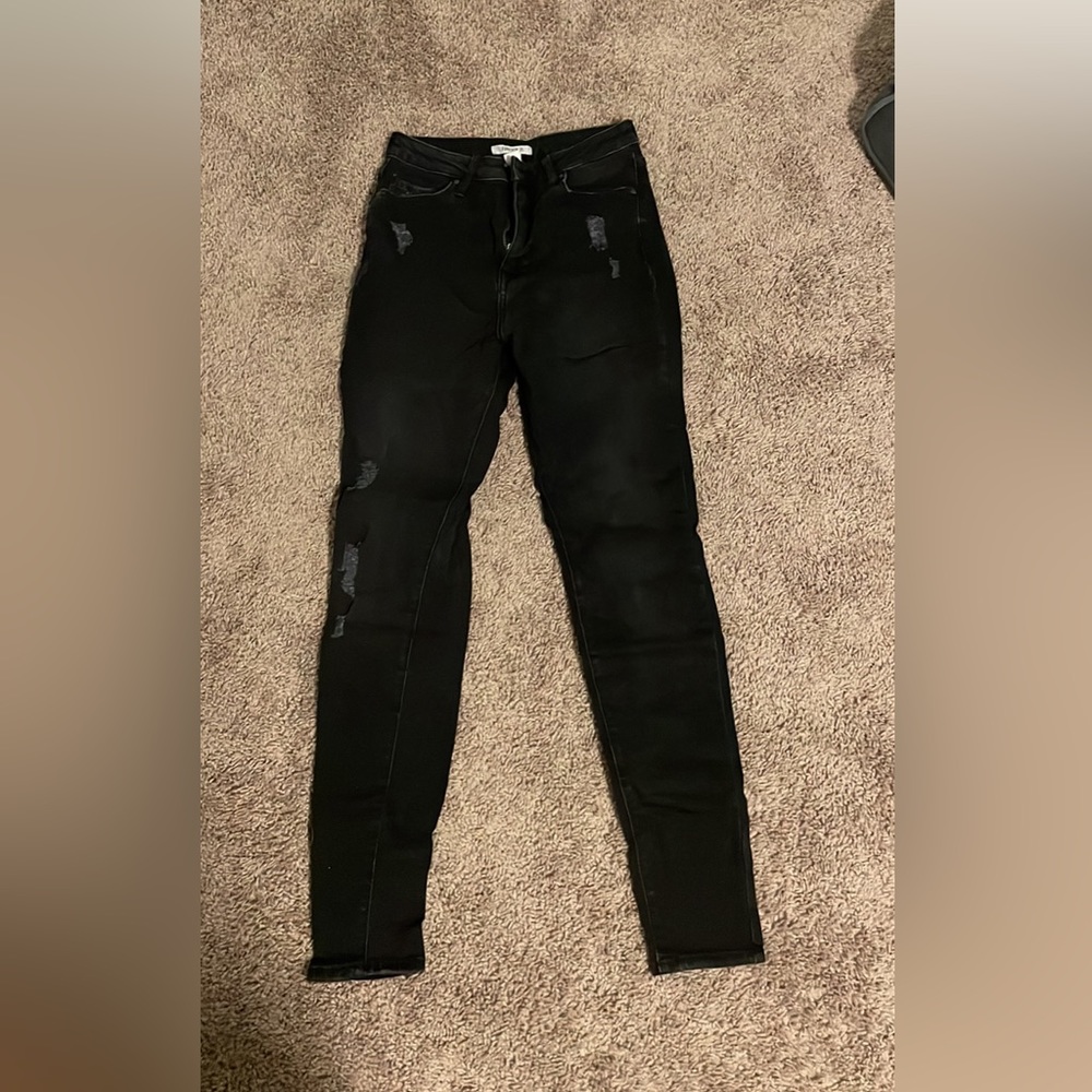 Black ripped jeans - 27w